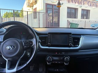 Kia Stonic 6v • Motor cambiado • Facturas de todo