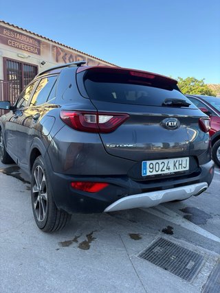 Kia Stonic 6v • Motor cambiado • Facturas de todo