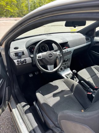 Opel Astra 1.9 GTC 150cv