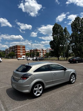 Opel Astra 1.9 GTC 150cv