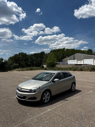 Opel Astra 1.9 GTC 150cv