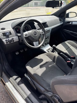 Opel Astra 1.9 GTC 150cv