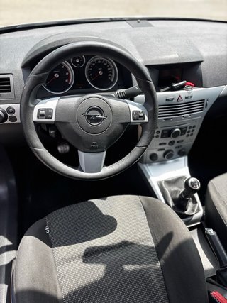 Opel Astra 1.9 GTC 150cv