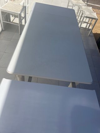 Mesa extensible blanca de plástico