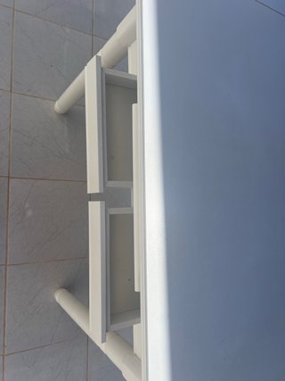 Mesa extensible blanca de plástico