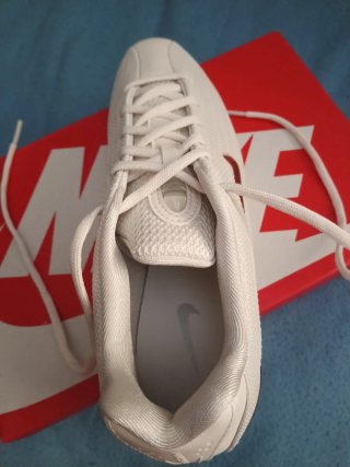 Nike Air Max Blancas y Rojas Nuevas
