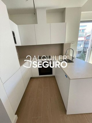 Piso en alquiler en San Juan Bautista en Madrid - Imagen 24
