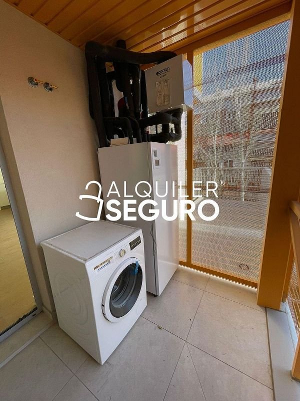 Piso en alquiler en San Juan Bautista en Madrid - Imagen 6