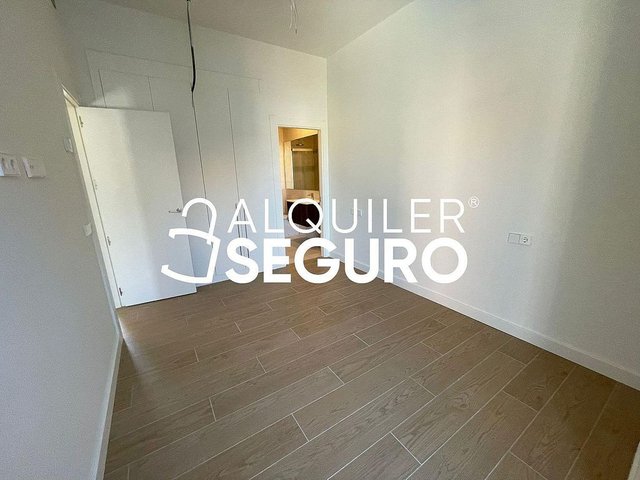 Piso en alquiler en San Juan Bautista en Madrid - Imagen 15