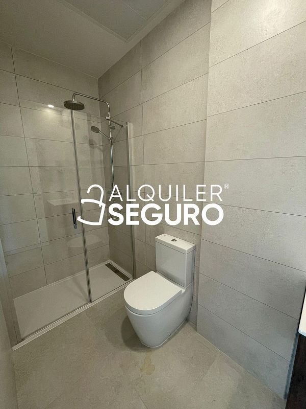 Piso en alquiler en San Juan Bautista en Madrid - Imagen 19