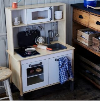 Piccola cucina IKEA per bambini