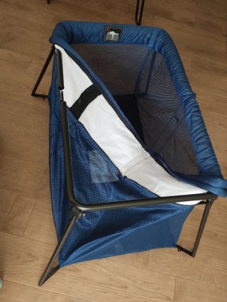 Cuna de viaje Babybjorn y sábana algodón ecológico