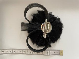 Tocado/Broche de Plumas Negro
