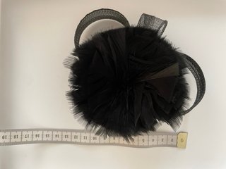 Tocado/Broche de Plumas Negro