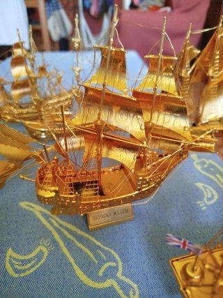 Lote 10Barcos Latón Baño Oro 24k