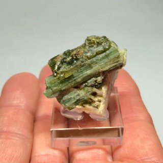 Turmalina verde natural cristal brillante Brasil