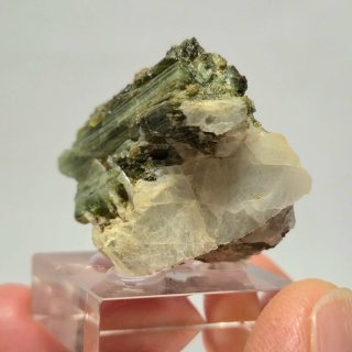 Turmalina verde natural cristal brillante Brasil