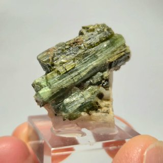 Turmalina verde natural cristal brillante Brasil