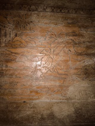 BAÚL TALLADO MADERA