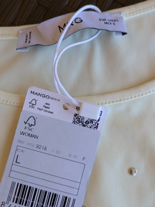 Top beige con pedrería