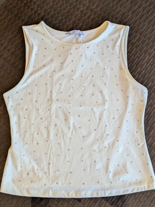 Top beige con pedrería