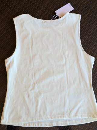 Top beige con pedrería