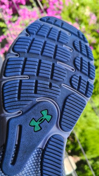 Zapatillas Under Armour HOVR Turbulence 2 talla 38