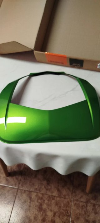 Tapa Baúl Givi V47 Verde Kawasaki