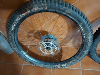Juego Ruedas DT Swiss H1900 Mullet 29/27.5