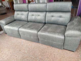 Sofá LINEAL extraíble AL SUELO brazos deslizantes