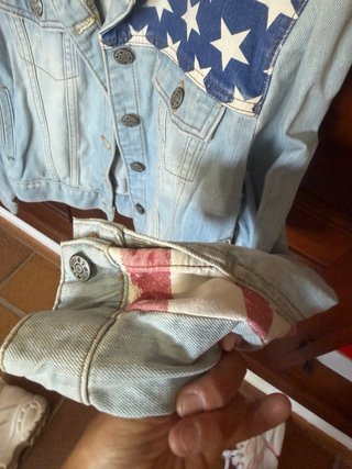 Chaqueta vaquera con bandera americana