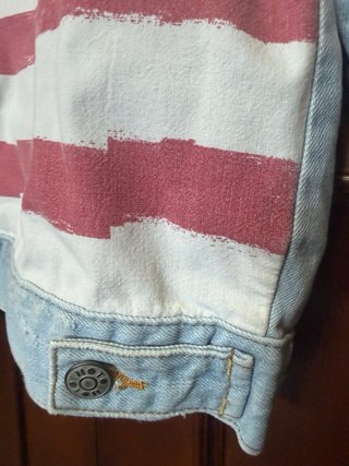 Chaqueta vaquera con bandera americana