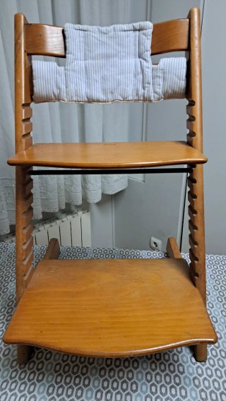 Trona Stokke Evolutiva Madera
