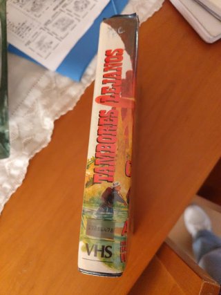 Película VHS Tambores Lejanos