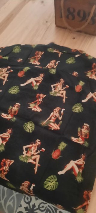 Camisa Hawaiana Estampada Pin-up