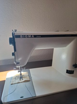 Máquina de coser Sigma 2000 con mueble