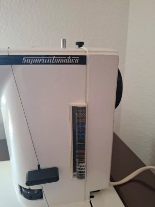 Máquina de coser Sigma 2000 con mueble