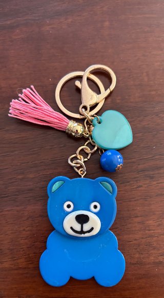 Portachiavi Orsetto Blu con Cuore e Nappa Rosa