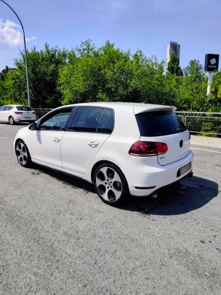 Volkswagen Golf GTI