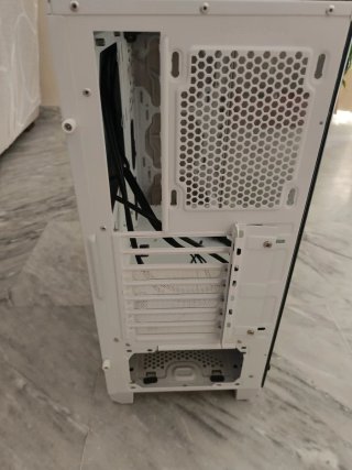 Caja PC Gaming Blanca con Ventana