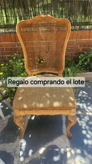 4 Sillas Estilo Luis XV para restaurar.