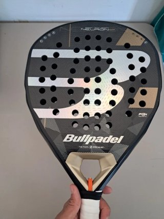 Padel Bullpadel Neuron 02. 1 h. de uso y garantía