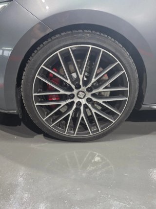 SEAT Leon cupra 300 carbon edition