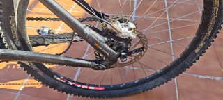 Bicicleta Canyon Nerve XC F8 con suspensión Lefty