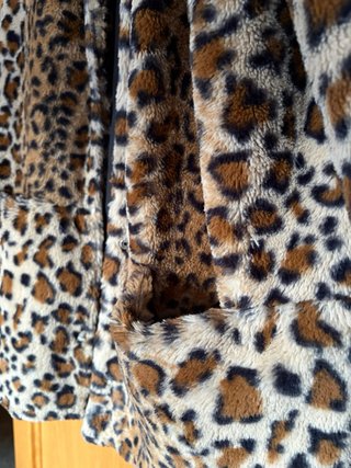 Abrigo leopardo muy calentito