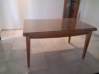 Mesa de salón extensible con cristal