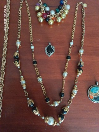 Lote 8 collares y colgantes vintage