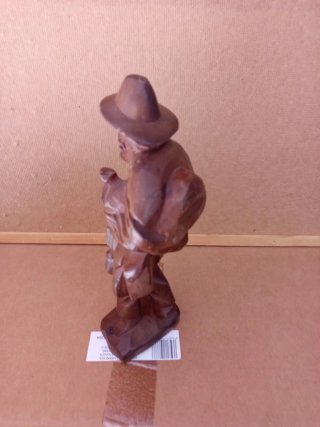 Figura de madera artesanal peregrino
