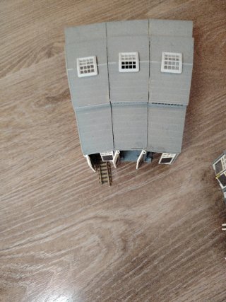 Edificios depósito locomotoras maqueta