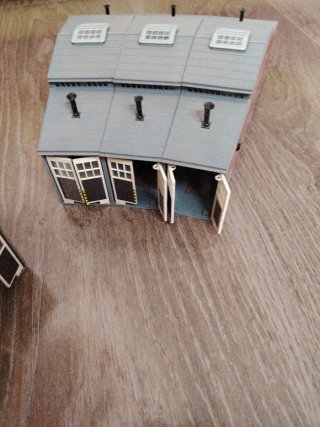 Edificios depósito locomotoras maqueta